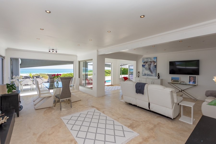 5 Bedroom Property for Sale in Golden Mile Western Cape